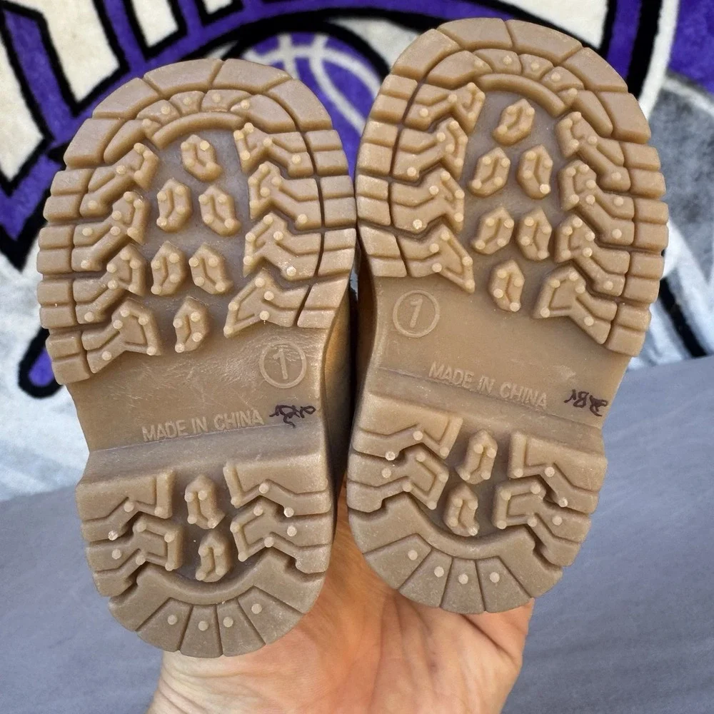Size 1c - Cherokee‎ Kids Hiking Rustic Boots Wheat Faux Leather Chukka Foam